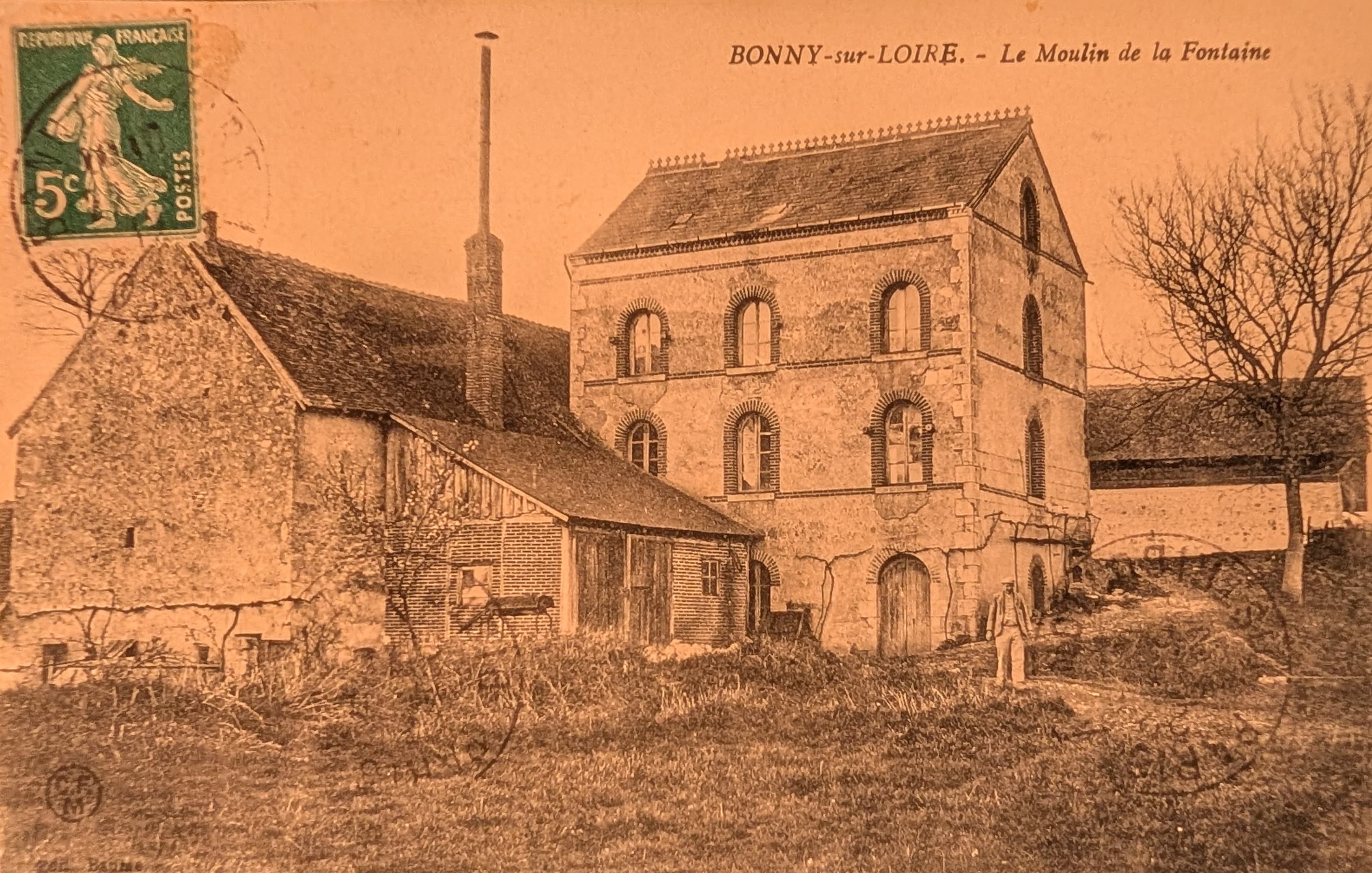 Carte postale ancienne du Moulin de la Fontaine à Bonny-sur-Loire — vue d'époque du bâtiment historique