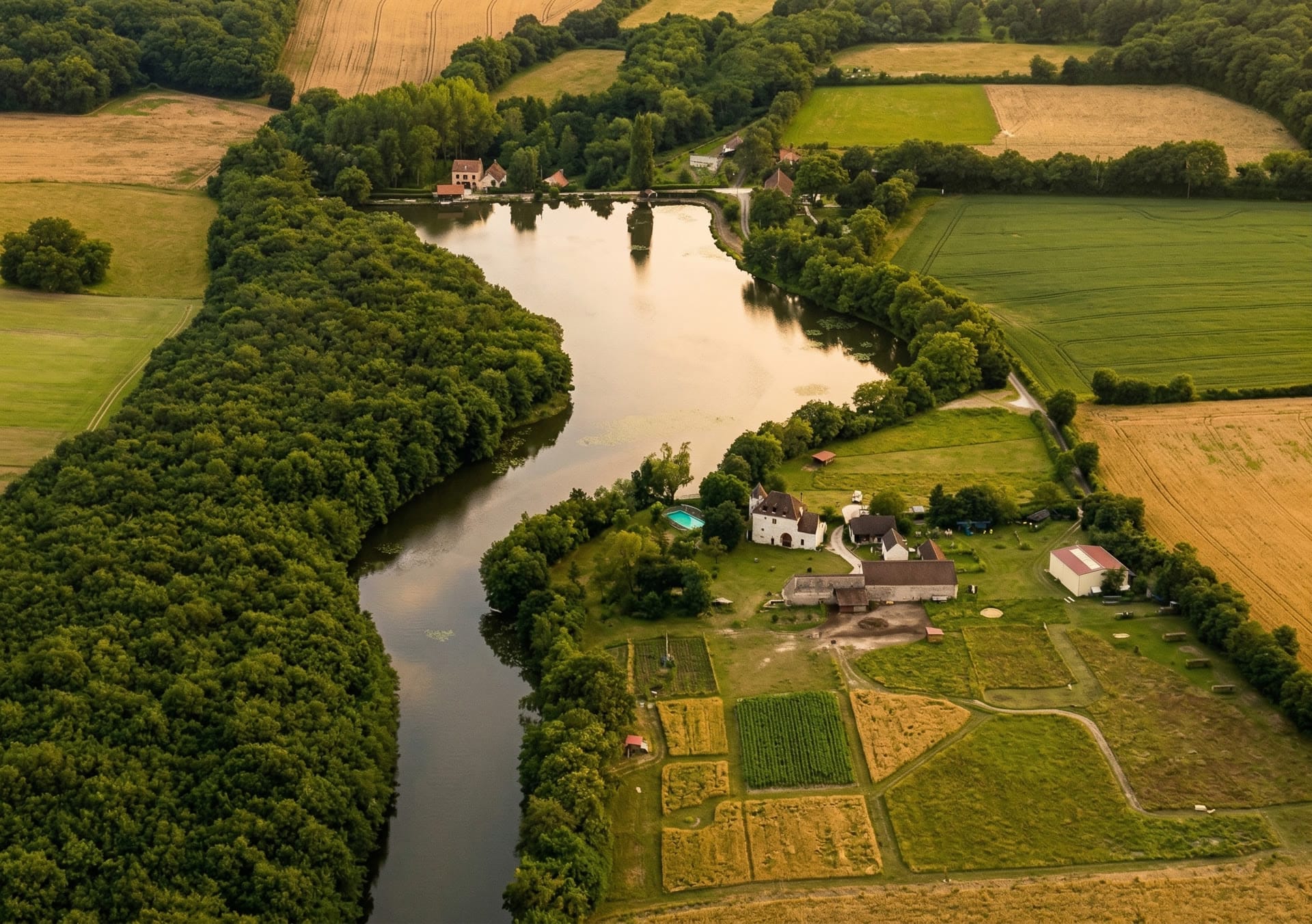 Vue aérienne du domaine du Moulin de la Fontaine à Bonny-sur-Loire